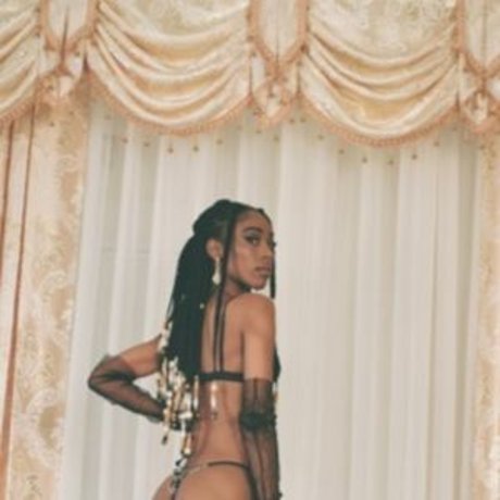 Urfavgirlfriend arte modelo fotos