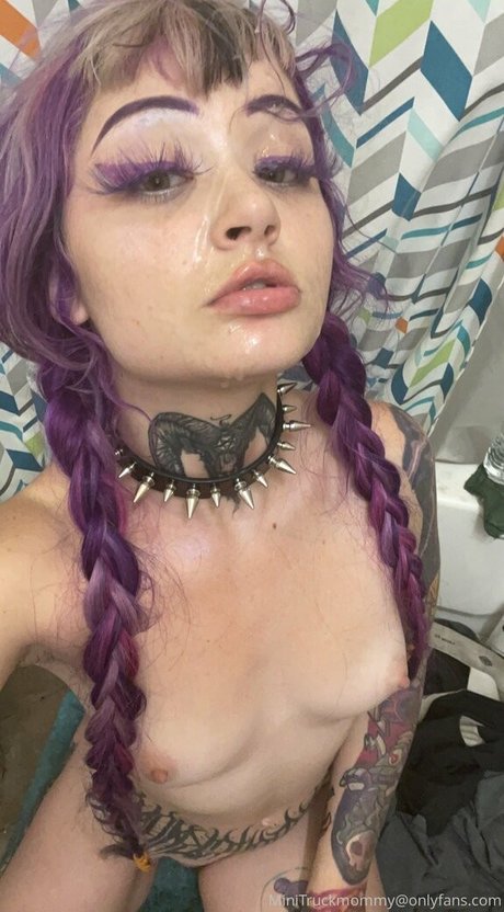 MiniTruckMommy modèle porno photos