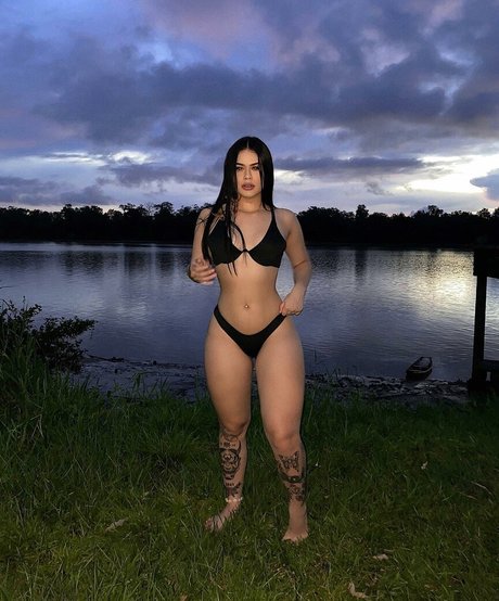 Djhully Amaral hermosa estrella porno foto