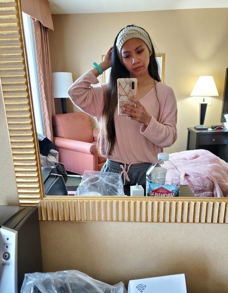 JuicyPinaypple modelo pornografico archivo