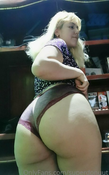 superdonutfree bonita estrella porno foto