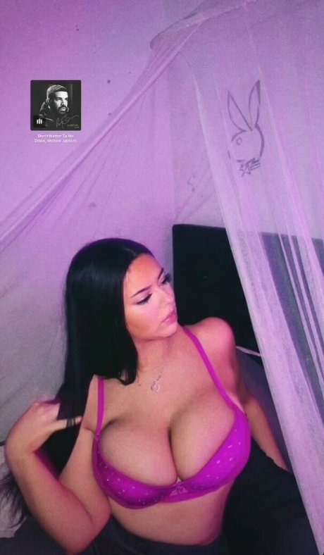 Stormiscarlet pornstar sexy pic