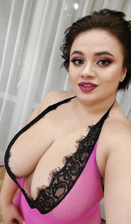 Valentine Blagoeva estrella porno bonita archivo