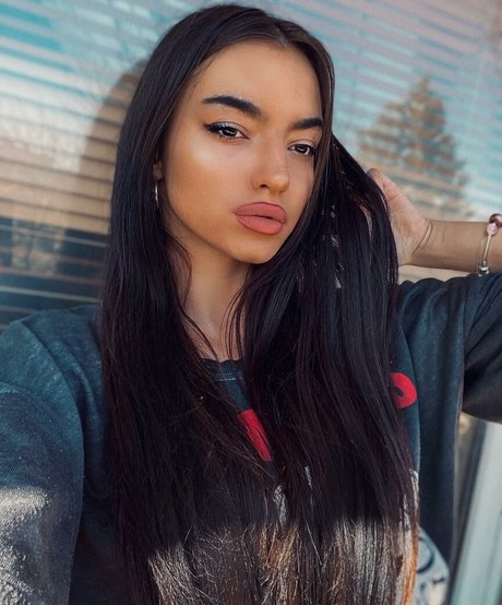 Kristina Djedovic modelo de alta definición imagen