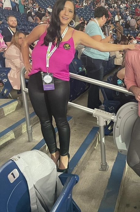 Sarah H bonita estrella porno galería