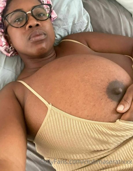 clubmaseratixxx estrella xxx imágenes