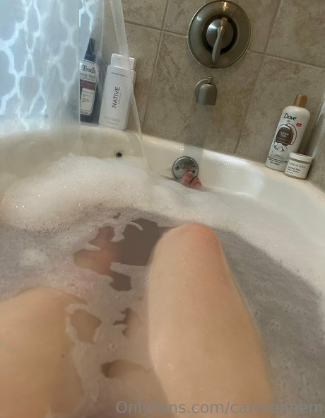 Morena de grandes tetas onlyfans caliente bonita recopilación