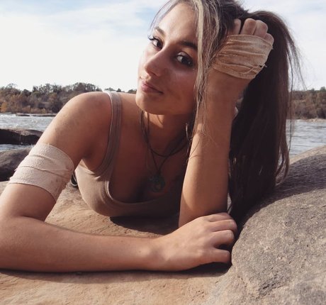 kastaclysm model xxx photo