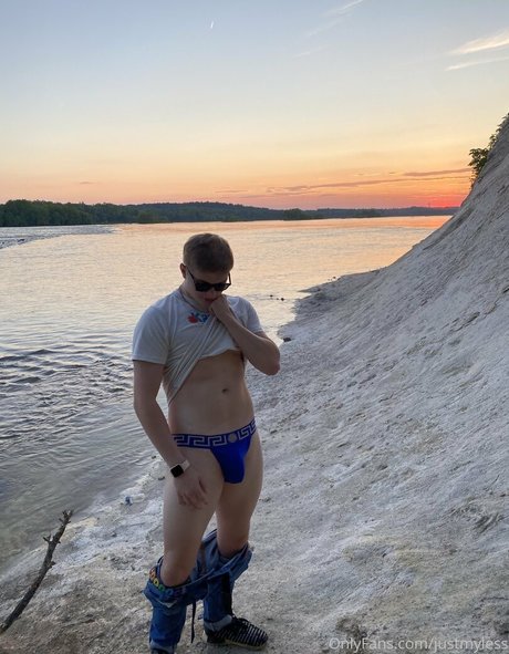 justmyless actriz de arte imagen