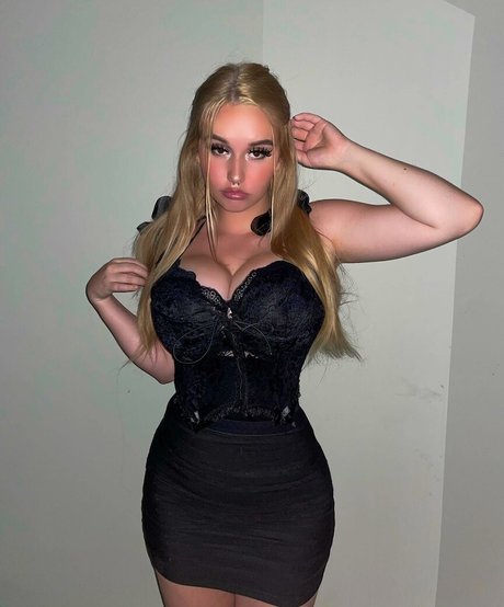 Hailey F estrella libre galería