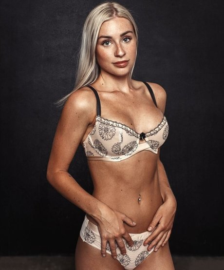 Isabel Ditlevsen nudes star pic