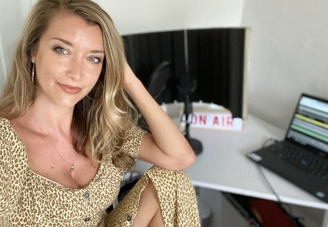 Sarah Champion art star du porno images