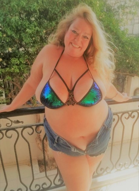 bustybbwbrit star du porno gratuit photos