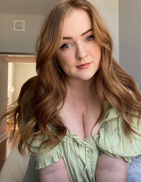 Cayley M bonita estrella archivo