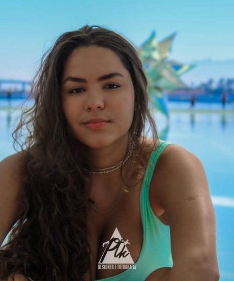 Alice M étoile sexy photos