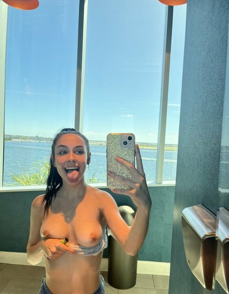 lucindaa09 xxx pornstar pictures