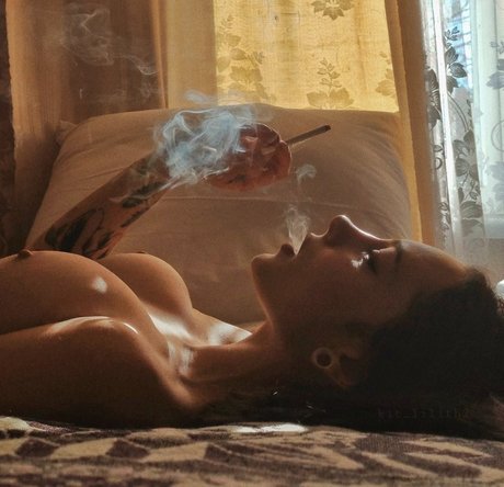 Kit Lilith star du porno parfaite photos