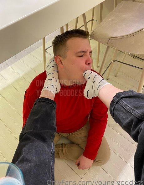 YoungGoddess bonita modelo galerías