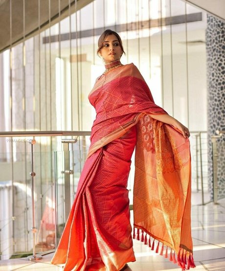 Simran Kaur Hundal modelo imágenes