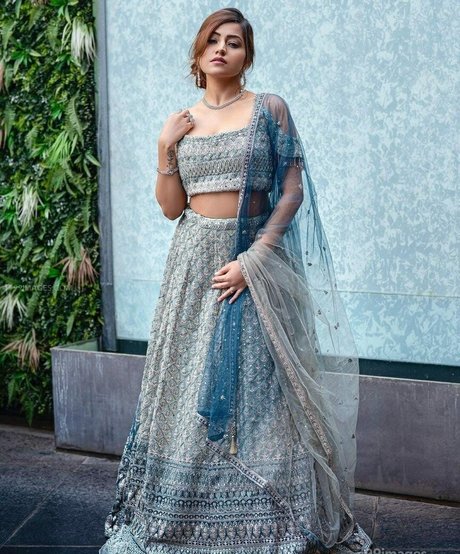 Simran Kaur Hundal modelo archivo