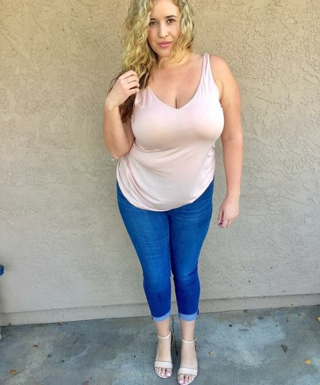 Lo Sangstaaa xxx estrella porno galerías