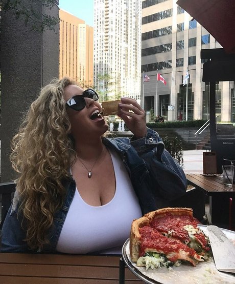 Lo Sangstaaa actrice de nus images