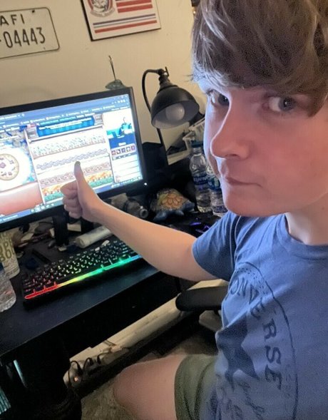 Femboy Fishing estrella pornografica fotos