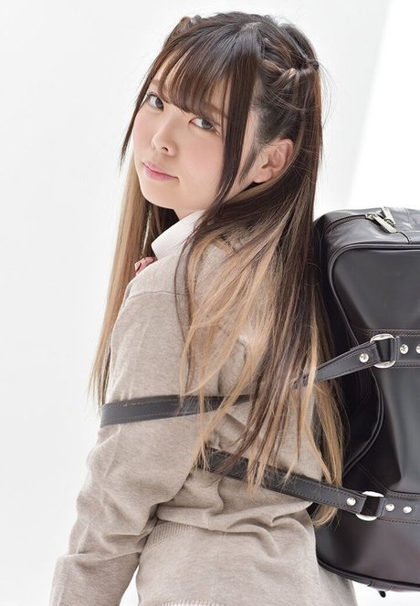 Koronsui actrice sexy des photos