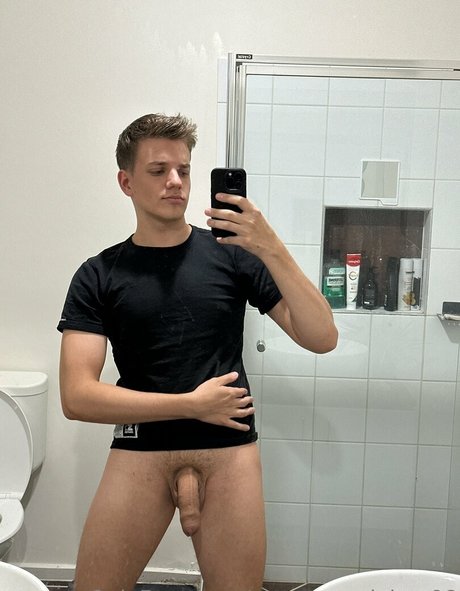 youngaussieboy98 star adult picture