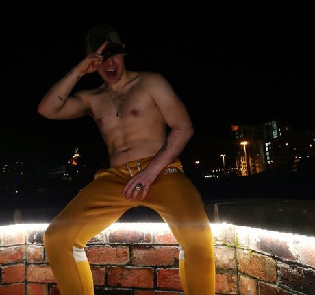 wolfuncensored arte estrella porno foto