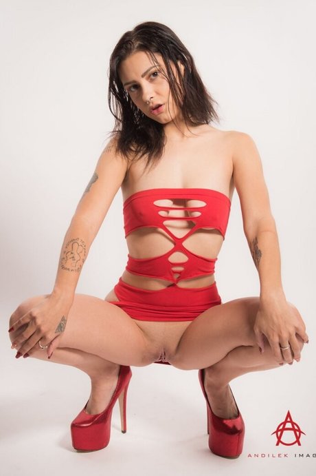 Peyton Rhodes exclusive star pictures