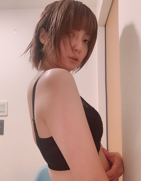 ayame apricot modelo atractivo fotos