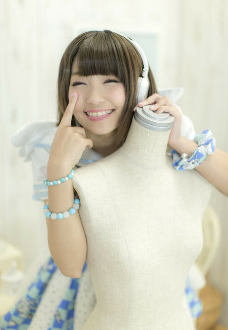 ayame apricot model pictures