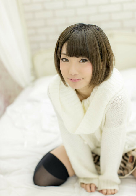 ayame apricot best model image