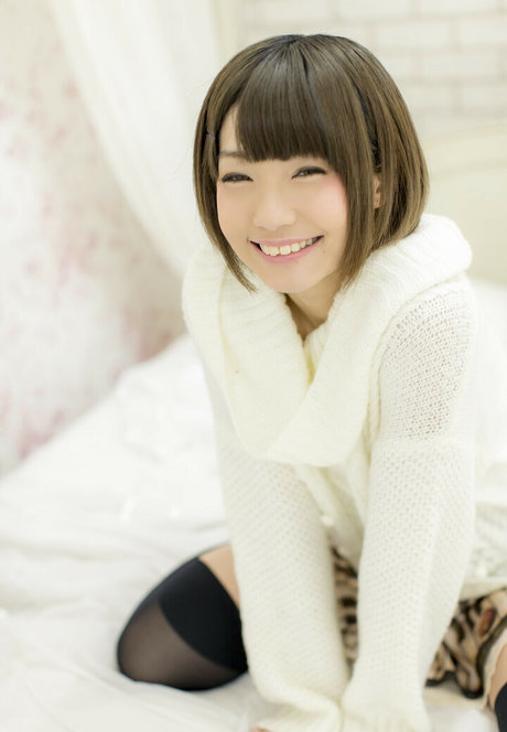 ayame apricot modelo agradable imagen