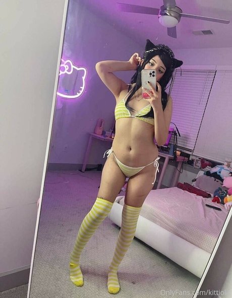 Kittiolic modelo desnudos archivo