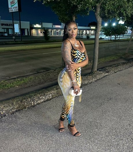 NonnieBaby modèle joli photo