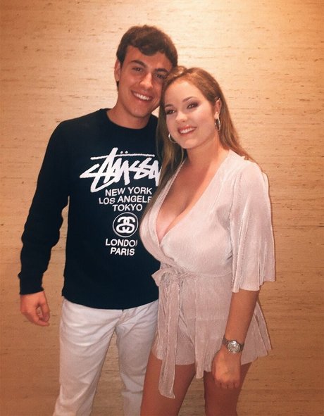 Emma Greenshields modelo hermosa foto