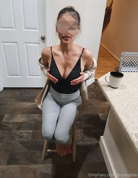 tinyandtan model top pictures