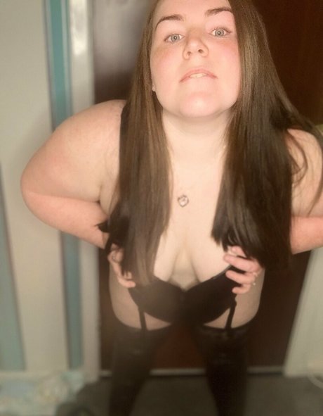 escapepearly model pretty pics