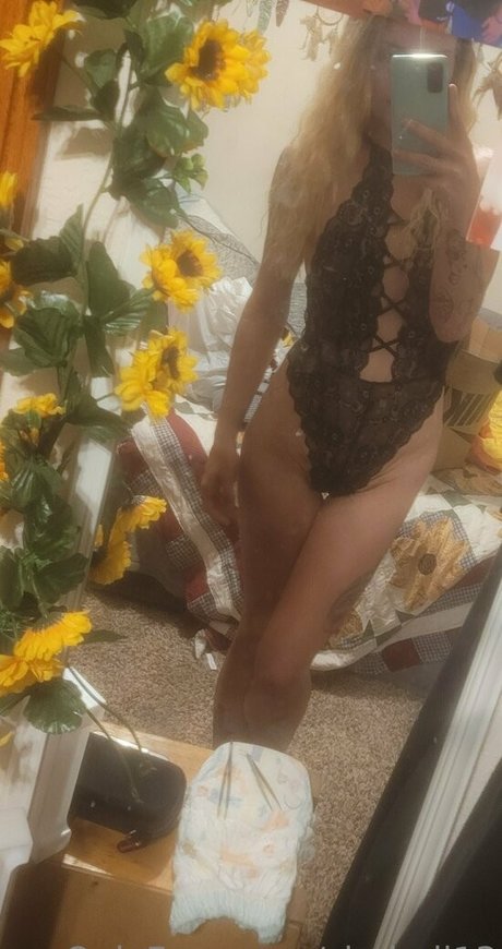 shaholl13 estrella desnuda imagen