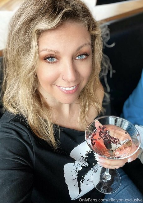 ellelyon exclusive haut de star du porno galerie