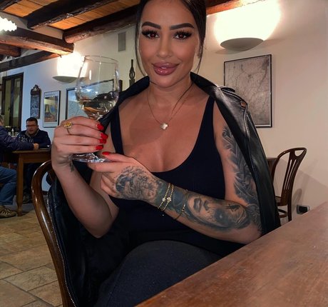 monicasuarez pornographic model pic