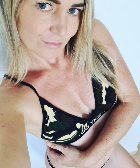 Ashley Campbell estrella porno en alta definición galerías