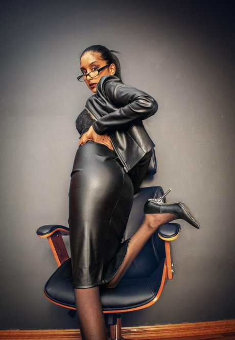 thequeentrish hermosa actriz galerías