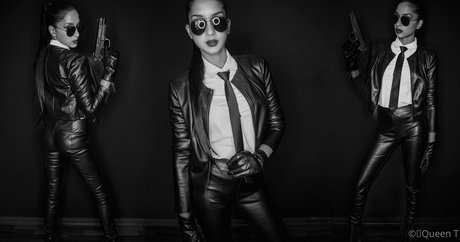 thequeentrish art model images
