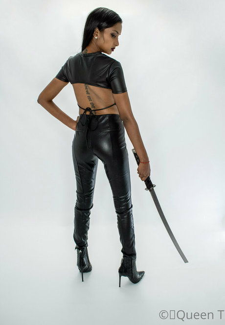 thequeentrish estrella porno de alta calidad archivo