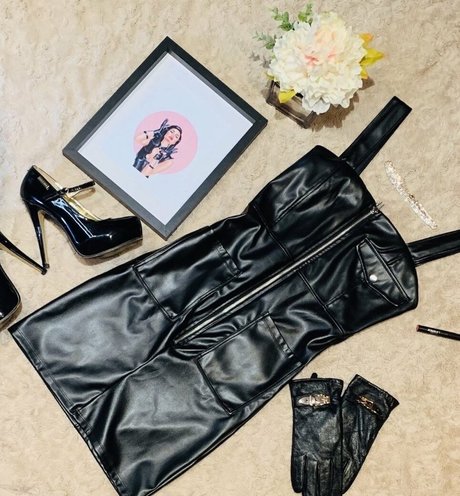 thequeentrish top star collection