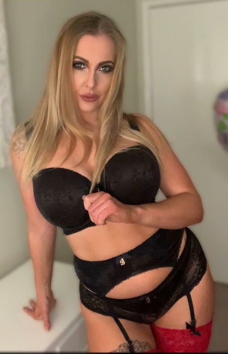 Lucy Tease actrice de sexe img