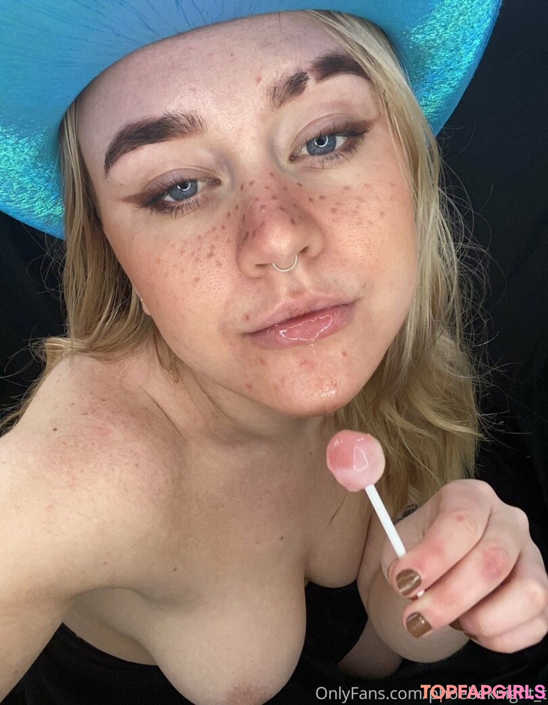 phoebeknight t profile image